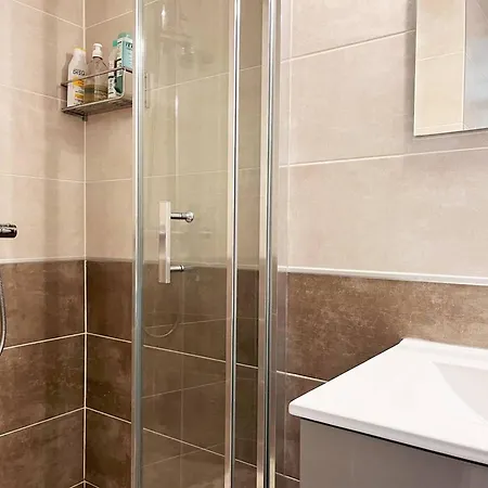Duplex Avec Piscine, 3 Pieces Cabine, 6 Couchages, Terrasses Et Parking Proche - - Fr-1-251-536 * Le Lavandou