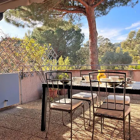 Duplex Avec Piscine, 3 Pieces Cabine, 6 Couchages, Terrasses Et Parking Proche - - Fr-1-251-536 * Le Lavandou